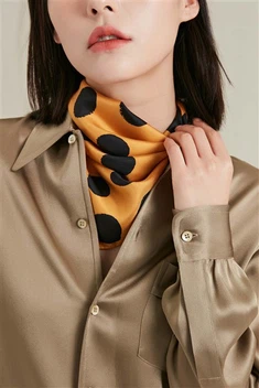 Saç Uyuyan İpek Eşarp